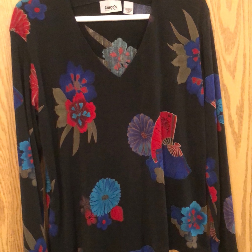 Rare women’s Chico’s Preowned top size 3 Excellent